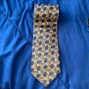 Structure silk tie